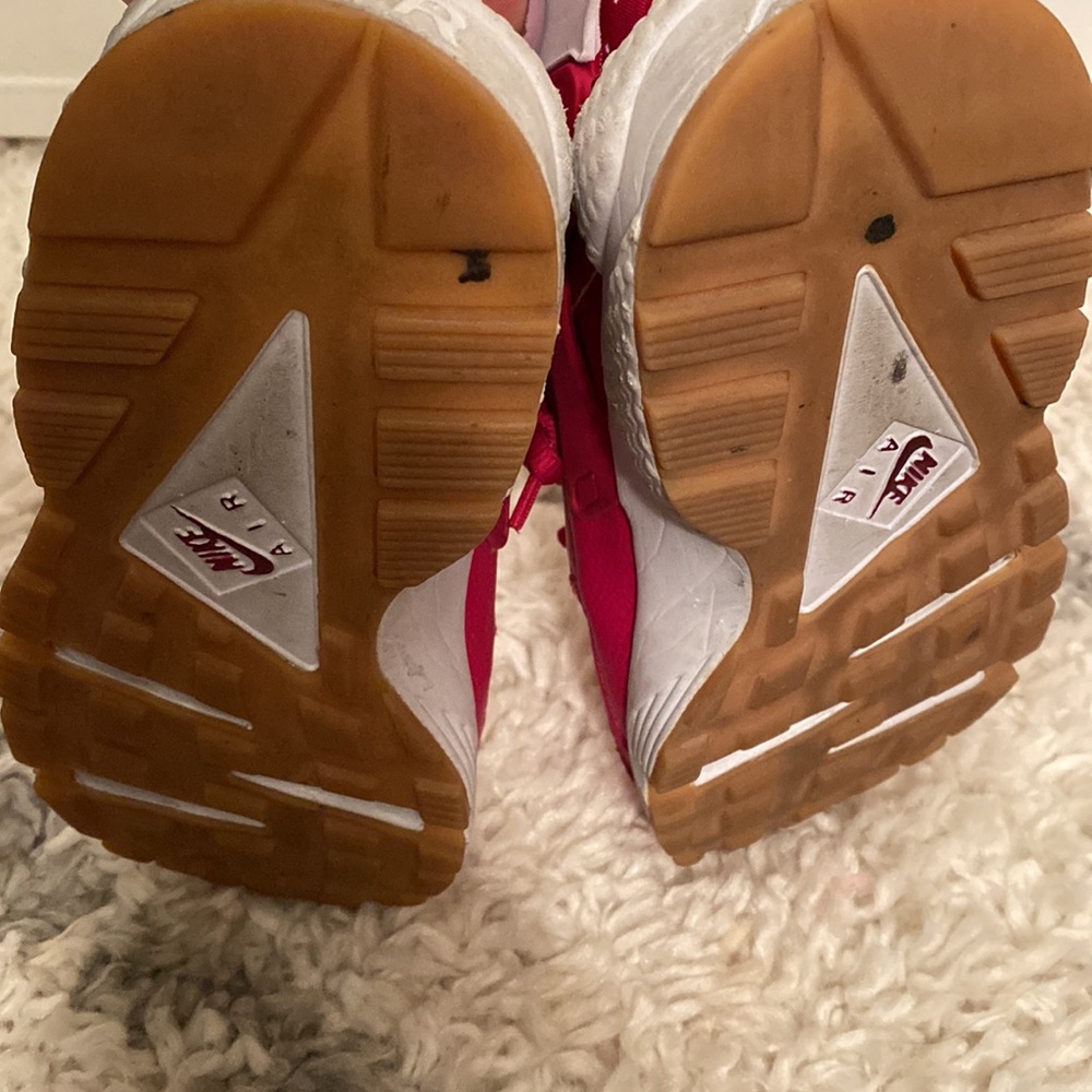 Nike - Picture 4 of 5